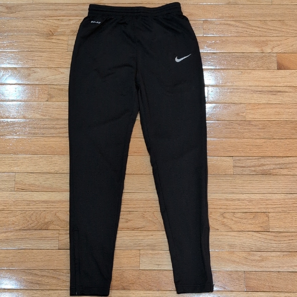 Like New Nike Dri Fit Youth Medium Pants With Zipper Ankle